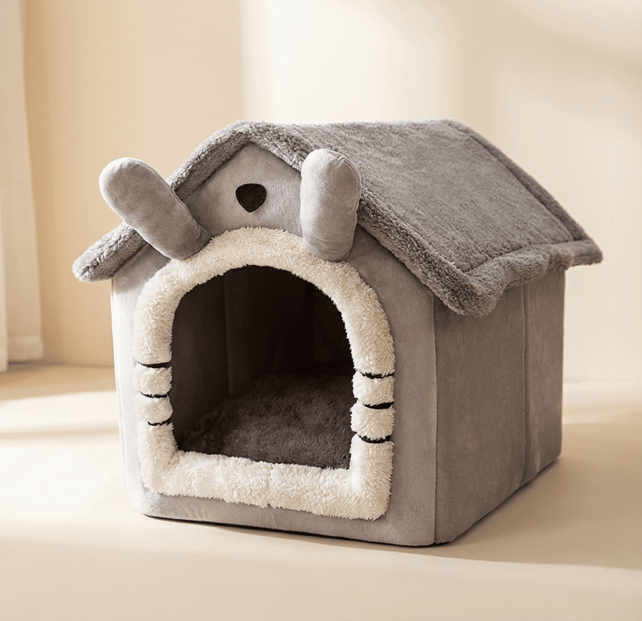 Niche Chat et Chien gris